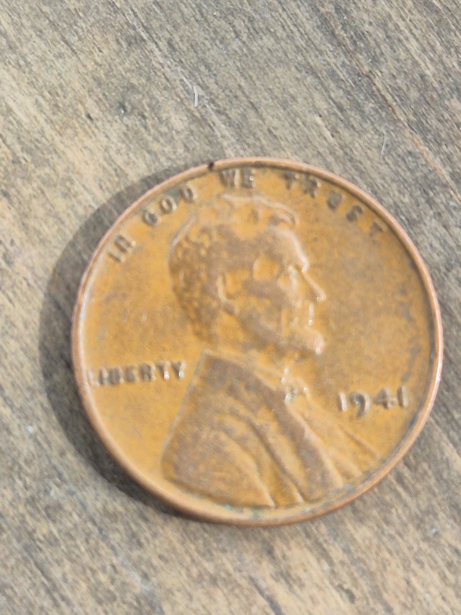 They stop minting the cent and I get this in my change. I haven't gotten a wheat cent in my change in a long time. 😎