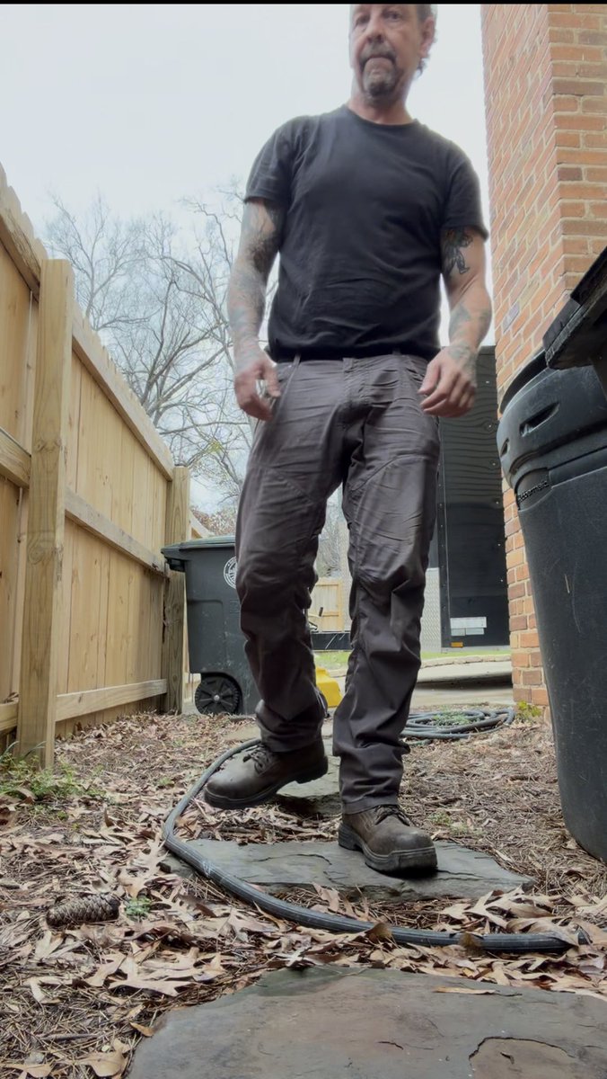 UncleFallen tweet media