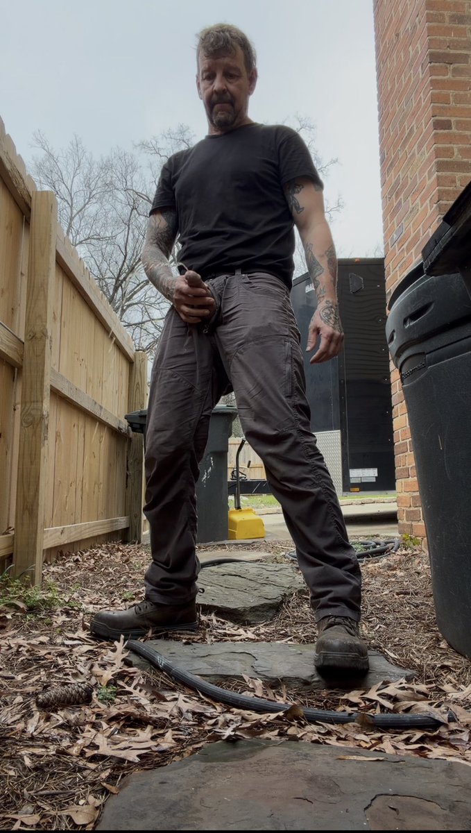 UncleFallen tweet media