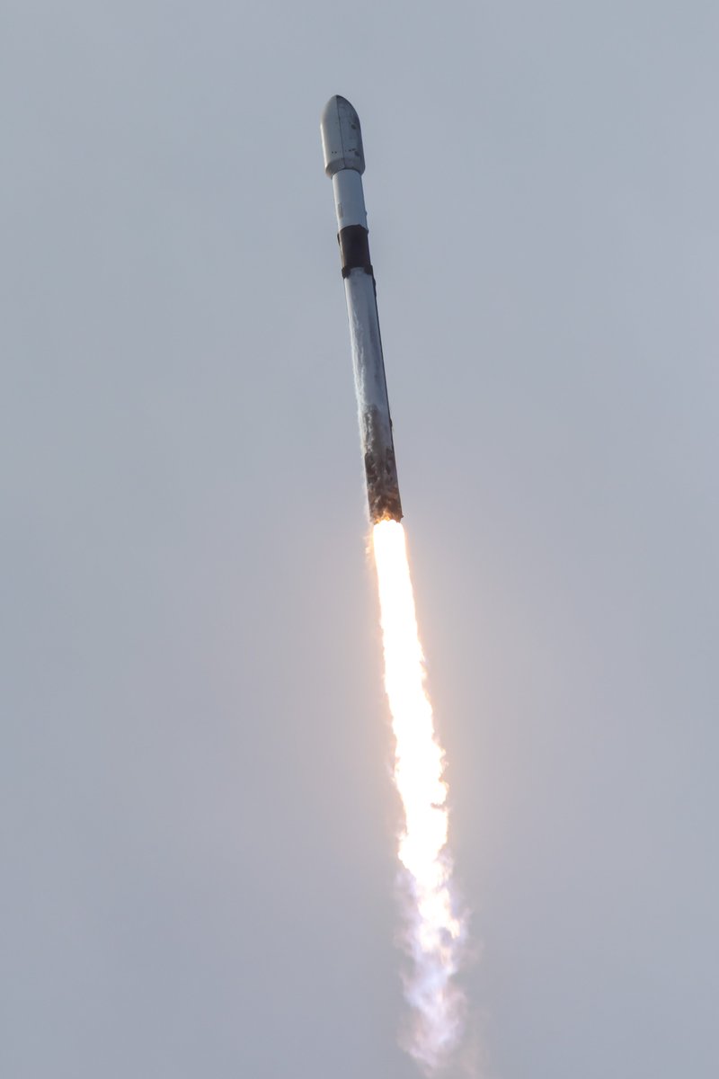 Falcon 9 launches 24 <a href="/Starlink/">Starlink</a> satellites from California