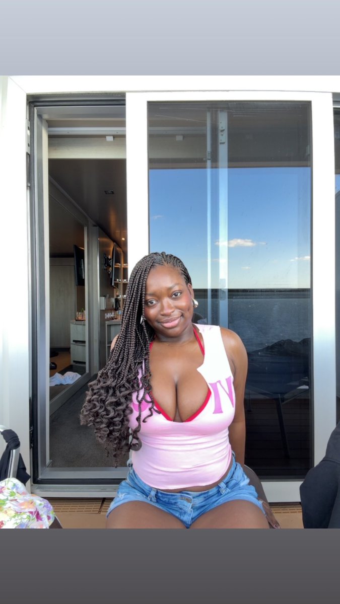 TFareedat tweet media