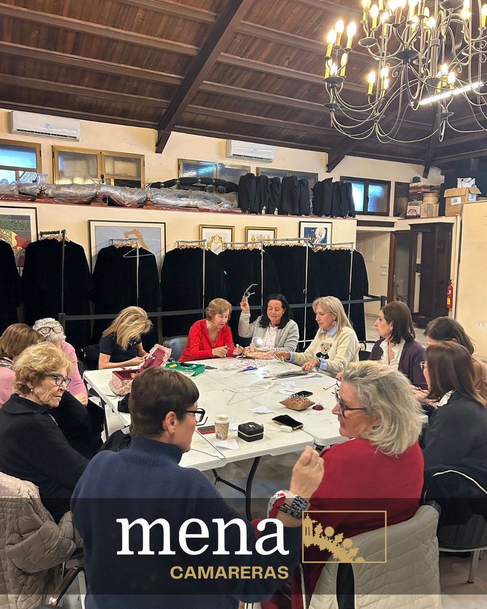 ⚫ 𝗥𝗘𝗨𝗡𝗜𝗢𝗡 𝗖𝗔𝗠𝗔𝗥𝗘𝗥𝗔𝗦

Como cada mes, las Camareras de Ntra. Sra. de la Soledad se han reunido. En esta ocasión, han estado cosiendo los números a las túnicas que aún faltaban, con el fin de mejorar su correcta identificación y control.

Agradecemos, una vez más,