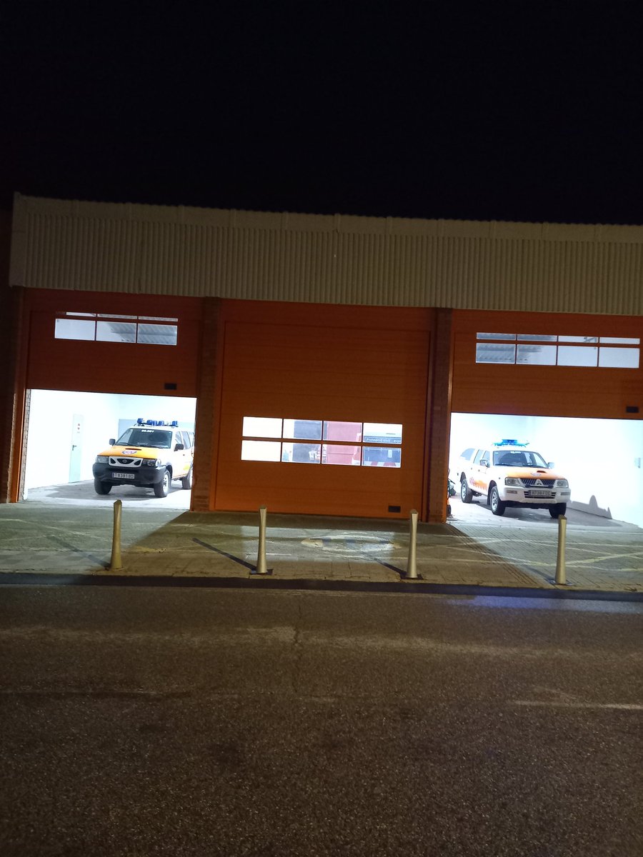 VENCAT | 
Feta la revisió de vehicles, material i EPI, passem a localitzables en coordinació amb CECOPAL <a href="/VallsAjuntament/">Ajuntament de Valls</a> fins fi episodi de vent.
Seguiu canals oficials.
<a href="/DolorsFarre/">Dolors Farré</a> <a href="/Coordinadora_AV/">Coordinadora AVPC-Catalunya</a> <a href="/ConsellAltCamp/">Consell Comarcal de l'Alt Camp</a> <a href="/elvallenc/">El Vallenc</a> <a href="/emergenciescat/">Protecció civil</a>