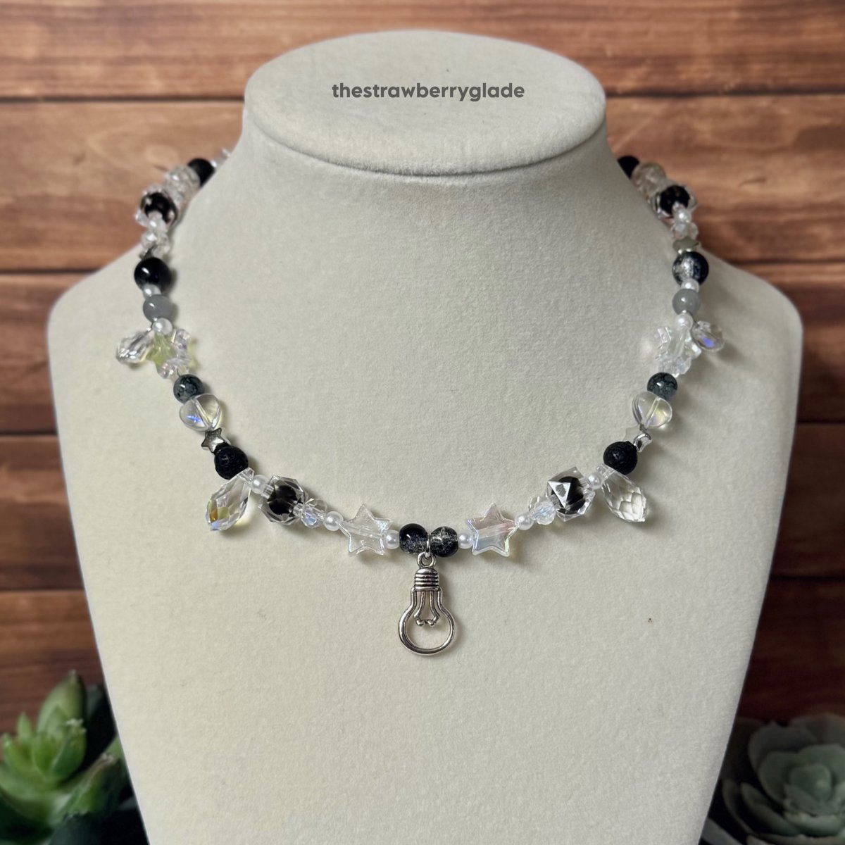 spooky jess 🍓🛸 tweet media