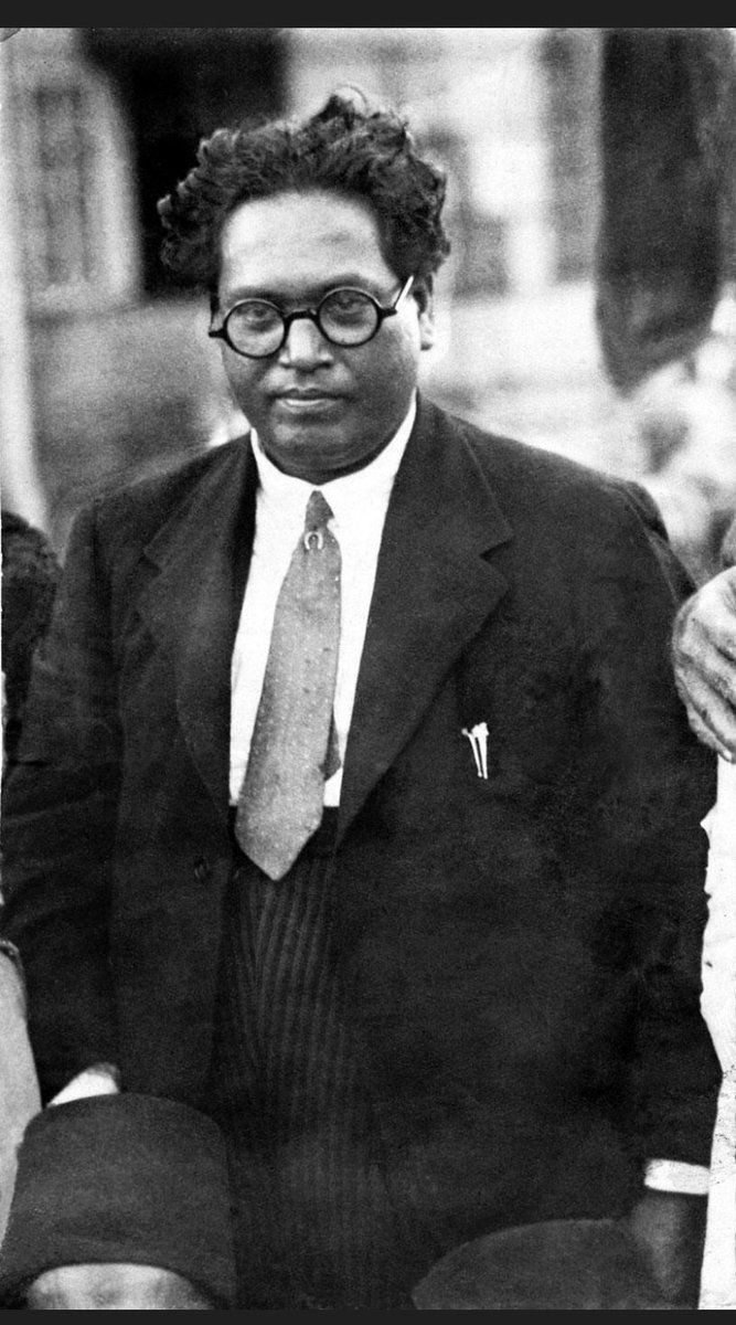 09_LynX_09's tweet photo. @lakhshya_speaks This is the real image of ambedkar.. tumhare peeche kiska pic laga hai ?? https://t.co/XAthFrzC6D