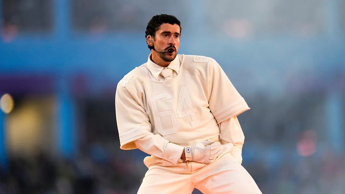 Indie5051's tweet image. Bad Bunny se convierte en el PRIMER y ÚNICO artista latino en superar los 100 millones de oyentes mensuales en la historia de Spotify.