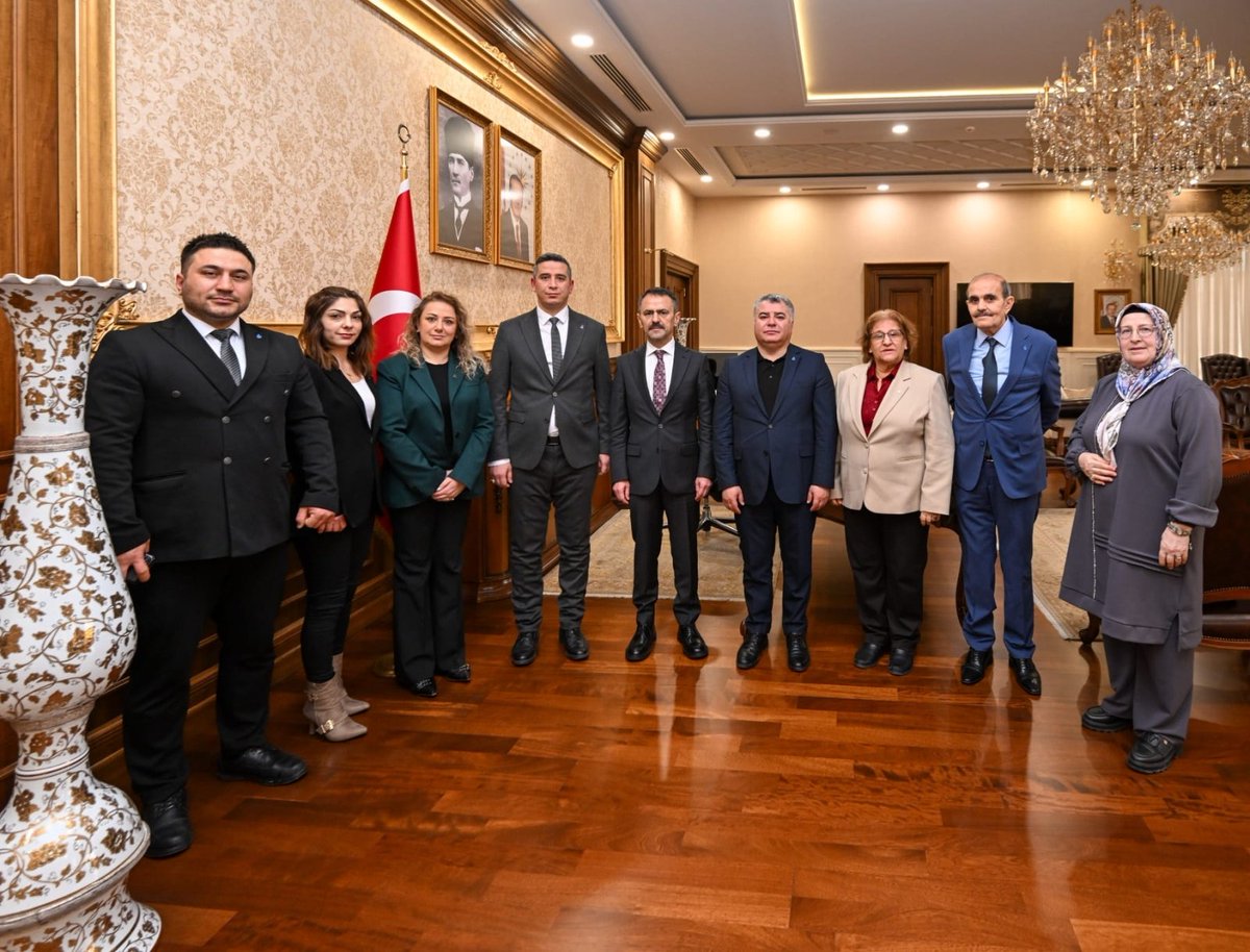 Kocaeli Valimiz Sn. İlhami AKTAŞ'ı makamında ziyaret ettik. Nazik ev sahipliği ve yapıcı değerlendirmeleri için Sn. Valimize teşekkür ederiz. Kamu yararına yapılacak her çalışmada iş birliği içinde olmaya devam edeceğiz.
<a href="/KadirAbbasioglu/">Kadir Abbasioğlu</a> <a href="/kocaeliyedeva41/">DEVA Partisi Kocaeli İl Başkanlığı</a> <a href="/KocaeliHalkla/">Kocaeli Deva Halkla İlişkiler</a>