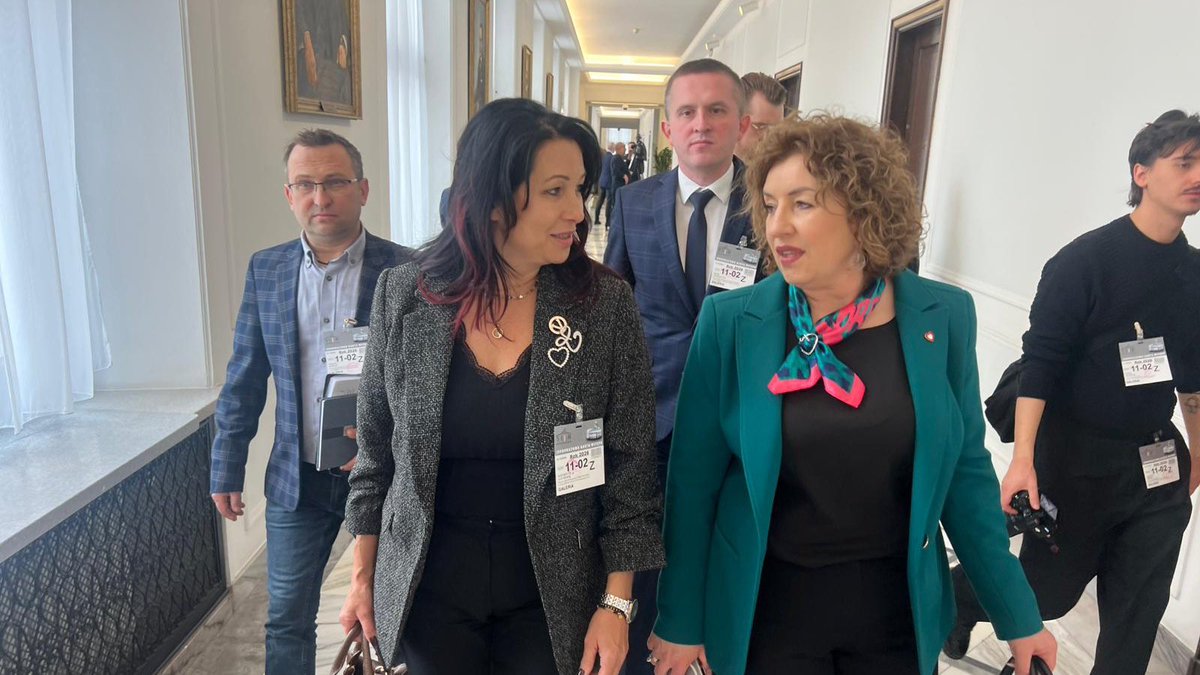 PiotrGrabarczyk's tweet photo. O sprawach ważnych i bardzo ważnych dla Olkusza i Małopolski rozmawialiśmy dzisiaj wspólnie z @DorotaMarek_ w @KancelariaSejmu i @PolskiSenat.🇵🇱

#Olkusz #SejmRP #PowiatOlkuski #Małopolska https://t.co/GQDJDXd98d