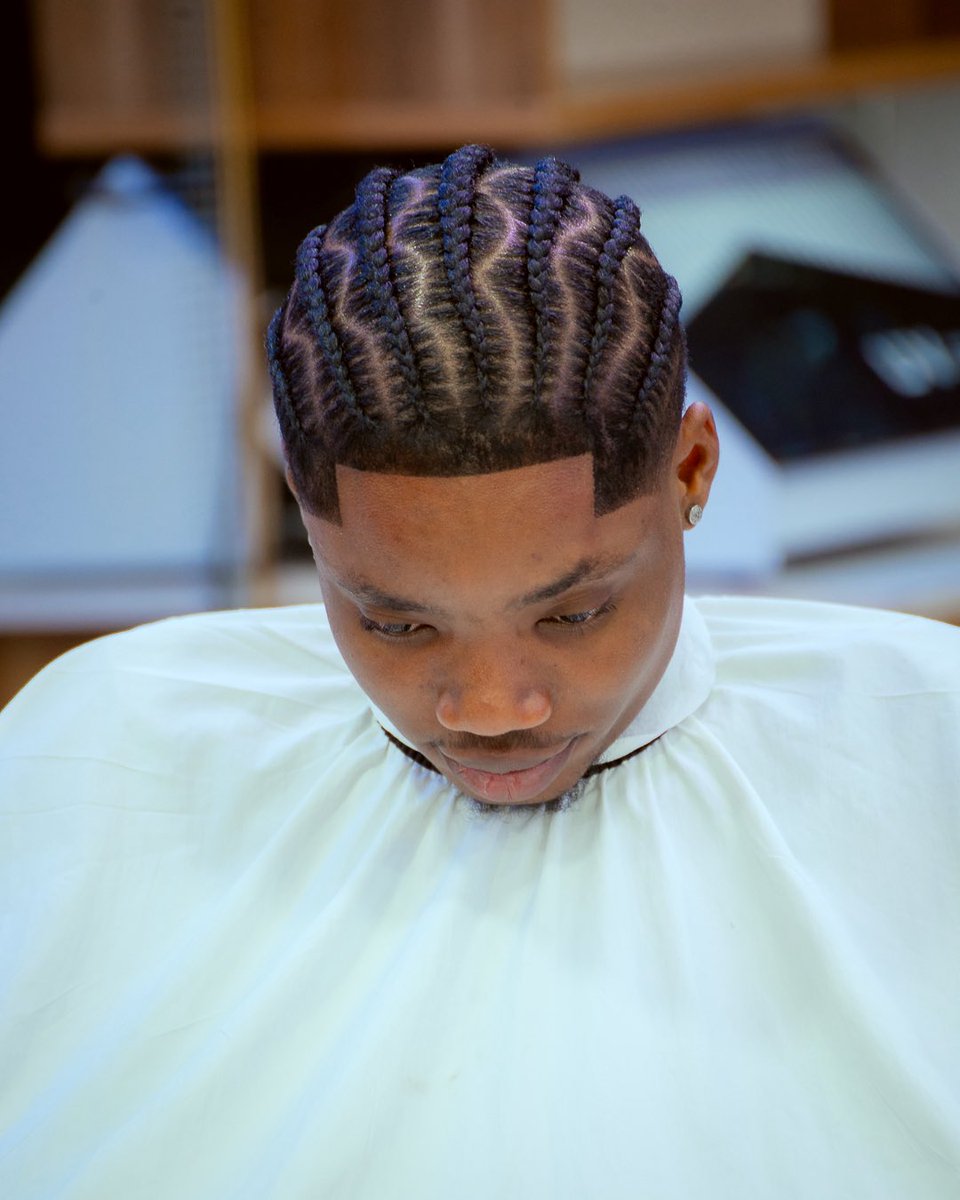 BillionaireCut's tweet photo. Fresh therapy, clean execution!ππ₯βοΈππ½
Book Us Now!β¬οΈ
Call/WhatsApp us +233544191868 for a swift response.
Follow, Like, Comment and Retweet.β€οΈ
#billionairescut #billionairescutvibes #bestbarbershop #bestbarbers #fyp #explore #stayclean #lookfresh #cleanfade #feelgood https://t.co/UFCvXZ31ea