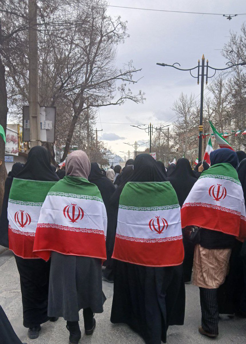 از هر سنی، از هر سلیقهای؛ ۲۲ بهمن تابلوی تمامنمای ایران است
#فتح_بزرگ
#دشمن_مأیوس