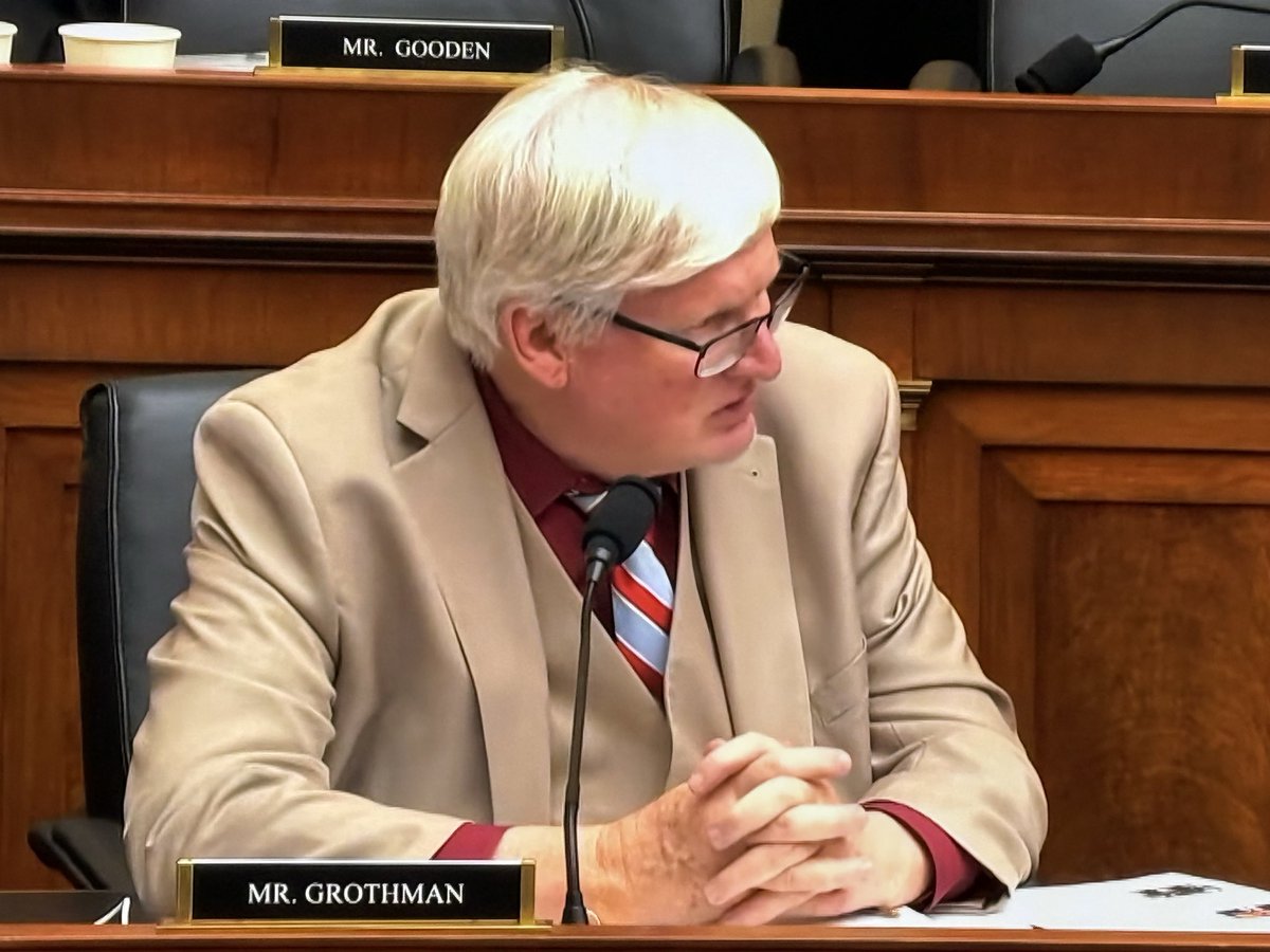 Is someone going to complain about <a href="/RepGrothman/">Rep. Glenn Grothman</a>’s tan suit? #pambondi #Congress #politics