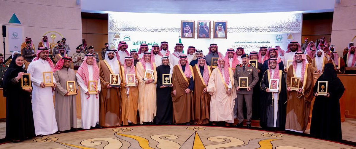 تشرفت اليوم بالفوز بـ #جائزة_صناعة_المحتوى بنسختها الخامسة، في التميز في طرح الموضوعات الوطنية والمجتمعية الهامة
وذلك برعاية كريمة من سمو #امير_منطقة_القصيم 
الدكتور فيصل بن مشعل بن سعود بن عبدالعزيز .. حفظه الله ..
وبحضور سمو نائبه الأمير فهد بن سعد بن فيصل حفظه الله 
فخرٌ