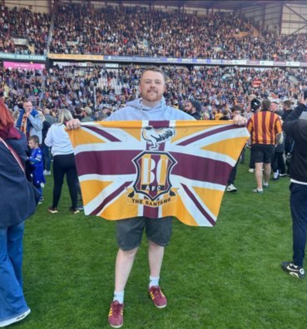 What's up Hun? You've barely used your Bradford City Union Jack.

Gimp.

#DRFC #htafc