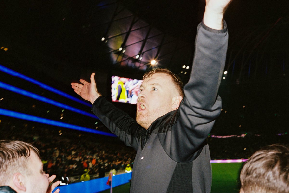 FloodlightsOn tweet media