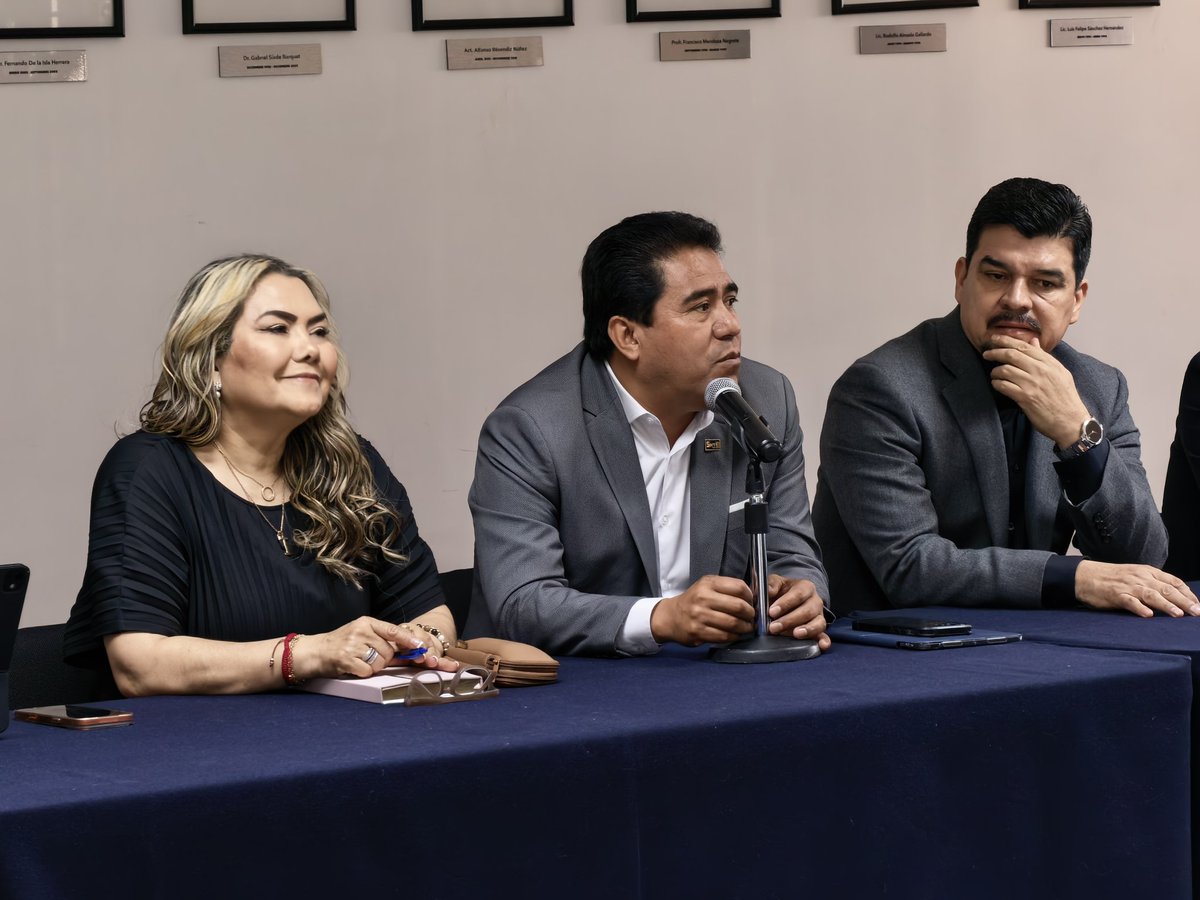 snte_24's tweet photo. Reunión de Trabajo entre la Sección 24 y la @USEBEQOficial para analizar los procesos regulados por la #USICAMM. Participaron el Prof. Francisco Ramírez Labra, el Prof. Jesús Rafael Méndez Salas y el equipo de Asuntos Laborales. 
#SNTE #Sección24 #USEBEQ https://t.co/BPCoHl9DDC