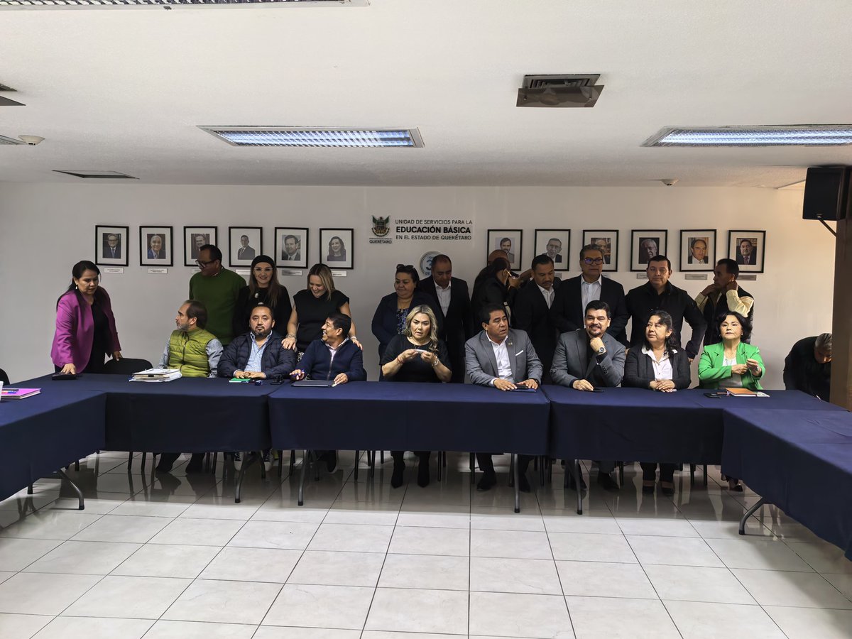 snte_24's tweet photo. Reunión de Trabajo entre la Sección 24 y la @USEBEQOficial para analizar los procesos regulados por la #USICAMM. Participaron el Prof. Francisco Ramírez Labra, el Prof. Jesús Rafael Méndez Salas y el equipo de Asuntos Laborales. 
#SNTE #Sección24 #USEBEQ https://t.co/BPCoHl9DDC