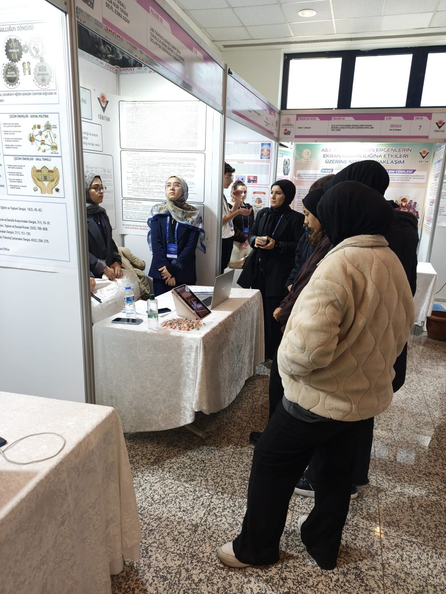 Öğrencilerimiz, 9-12 Şubat 2026 tarihleri arasında Malatya İnönü Üniversitesinde gerçekleştirilen 57. TÜBİTAK Lise Öğrencileri Araştırma Projeleri Yarışması Malatya Bölge Sergisini ziyaret ettiler.