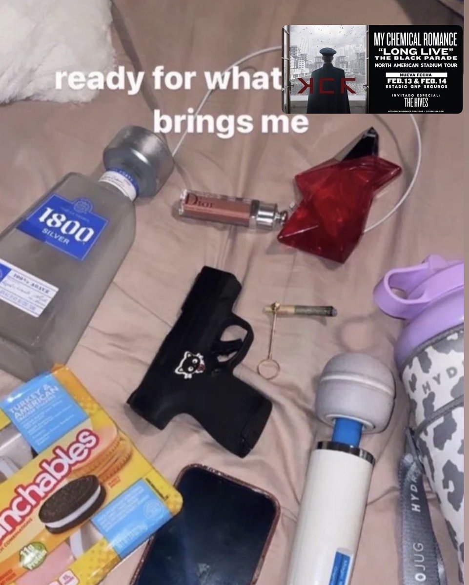 nvrdisenchanted's tweet photo. “Do you have Valentine’s Day plans?”
Yeah actually I have a date with the MCR Mexico livestream https://t.co/BJW5fOZUzc
