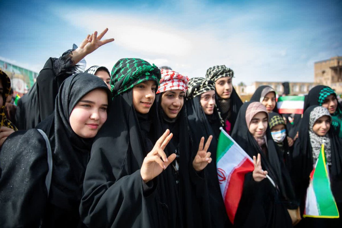 دهه هشتادی های پای انقلاب