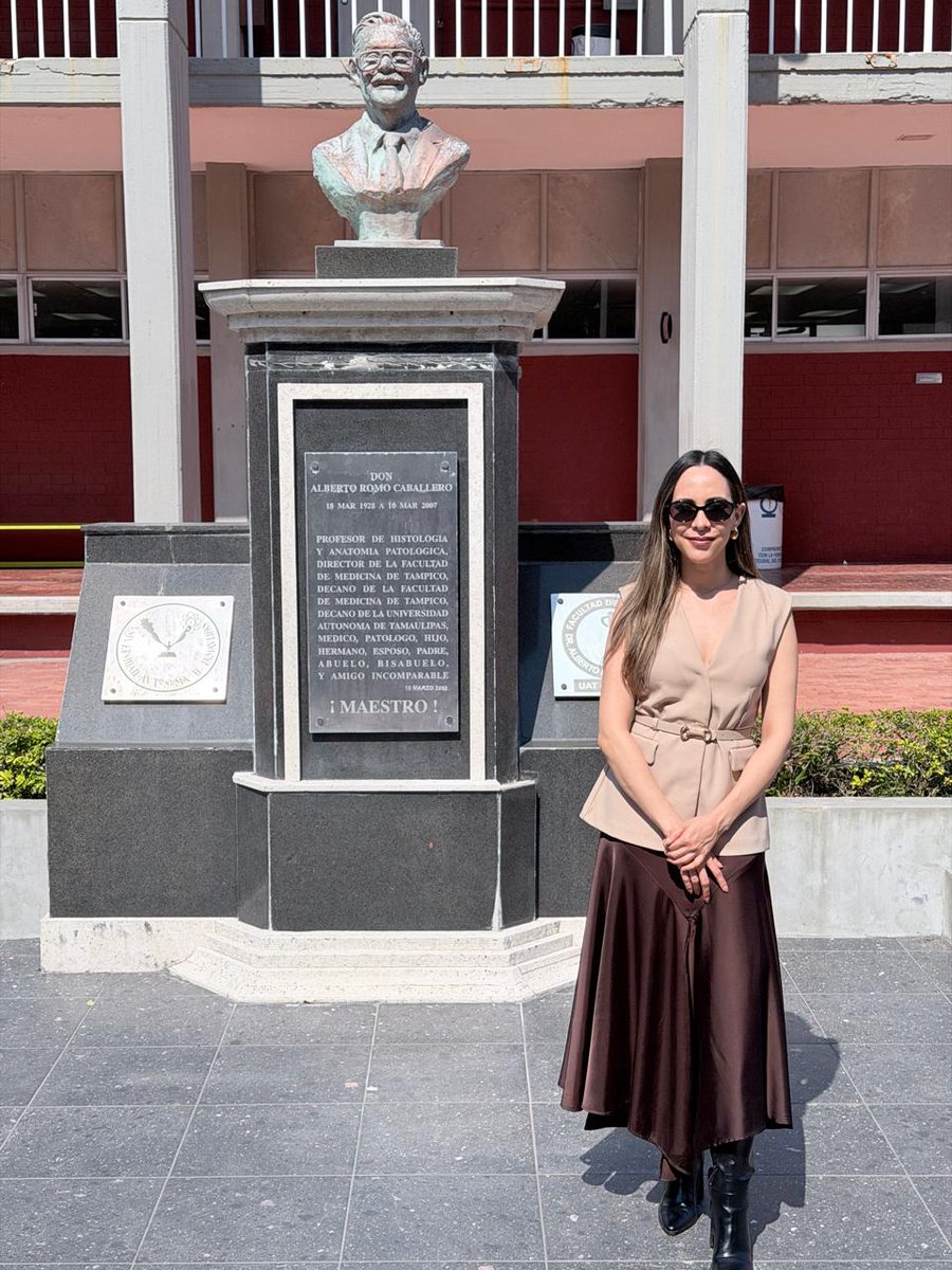 Dra. Muñeca tweet media