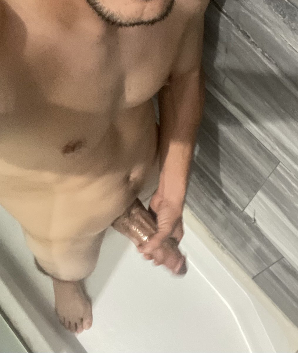 Anybody wanna see this handyman bust in the back seat?