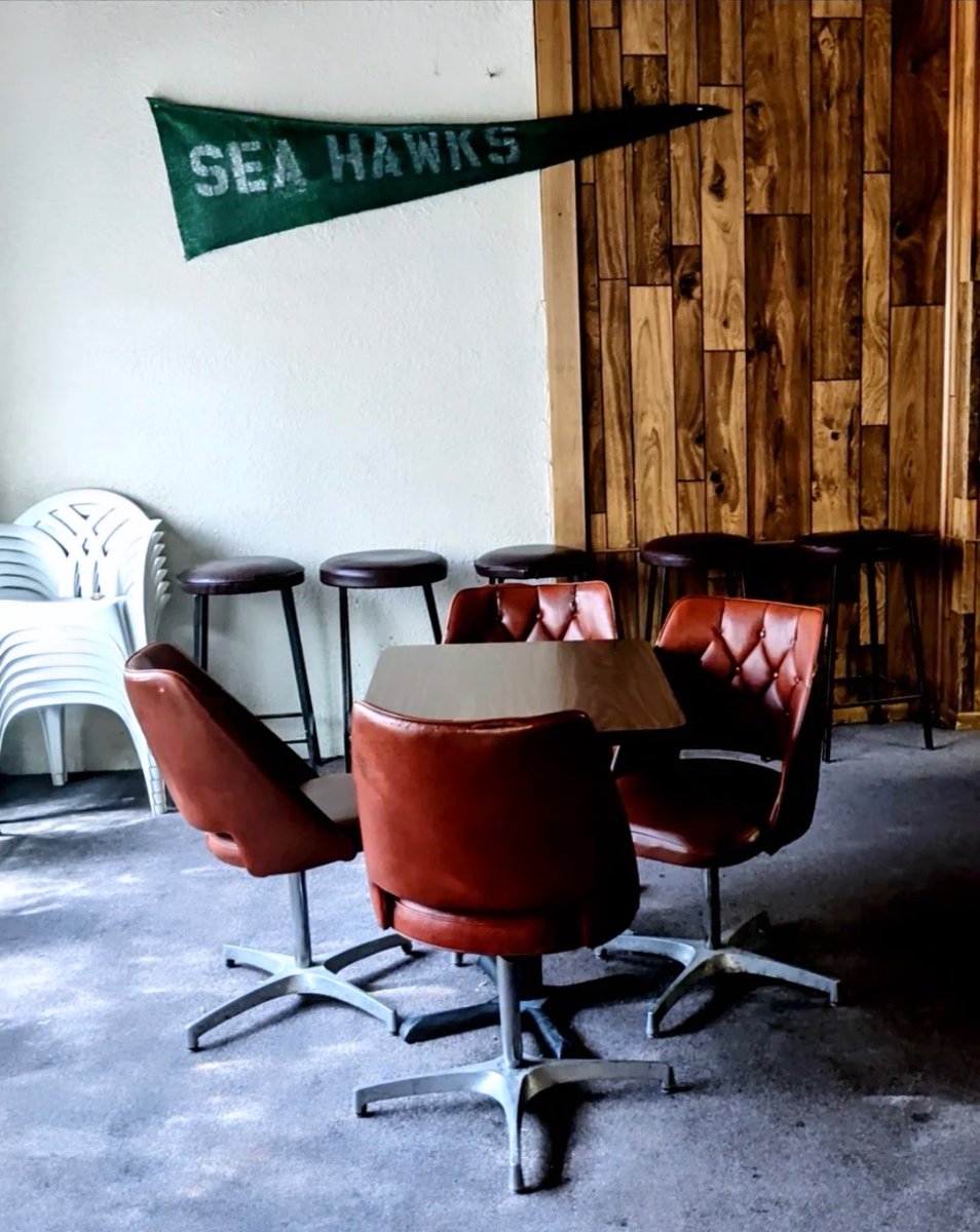 grey haired assassin tweet media