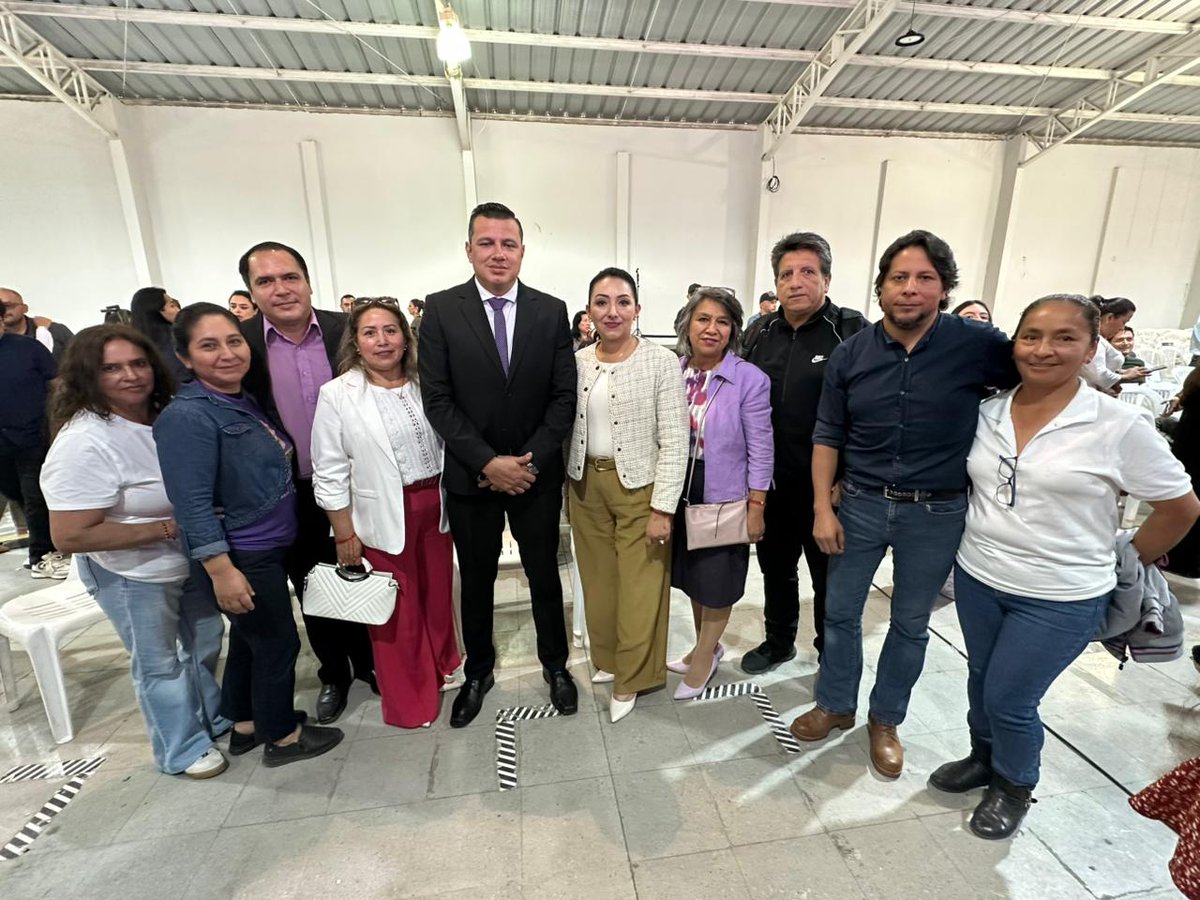 EducacionZ7_Ec's tweet photo. 💪 [LOJA] Participamos junto al Presidente de la República en el evento denominado “Millones que transforman vidas”, que consolida a través de proyectos, el compromiso del Gobierno Nacional en trabajar por el bienestar de todos los ecuatorianos.

#ElNuevoEcuador 🇪🇨 https://t.co/4wF2DCphh5