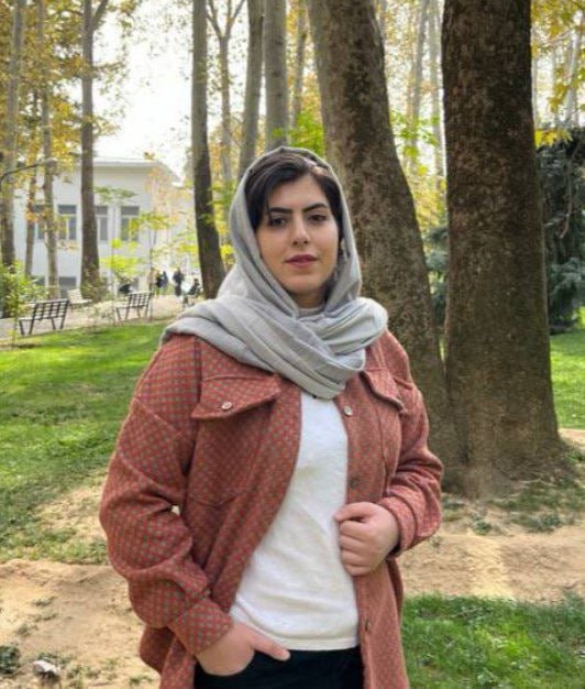 VIsfehan's tweet image. 🌹🌹🌹
جاویدنامان شهرستان نجف آباد
شماره ۱۳
جاویدنام  « زهرا محمود پور» دانشجوی ارشد برق دانشگاه امیر کبیر در نجف آباد جاودانه شد
عکسی که بر سر مزار دیده می شود در کنار عکس جاویدنام علیرضا خداداده ای دیگر جاویدنام نجف آباد است