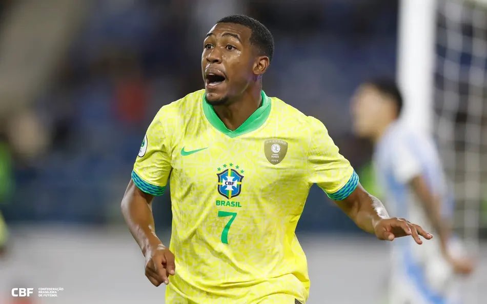 midiavascaina's tweet image. 🇧🇷🤔 Do nada começaram a criar uma “rivalidade” de “RAYAN OU ENDRICK” pra Copa do Mundo em tudo quanto é página e programa esportivo.

Busquem outros nomes para debater.

Esses dois aí não podem ficar de fora.