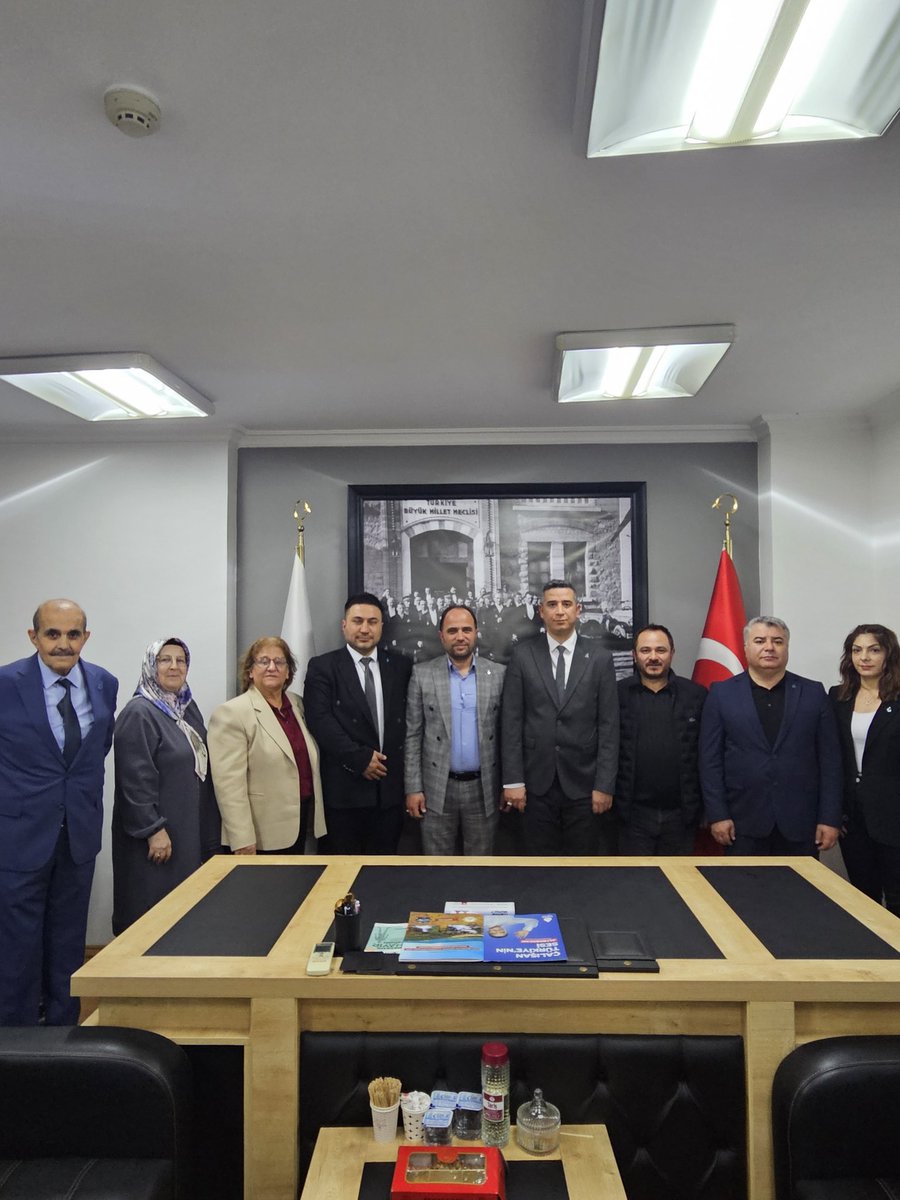 Bugün İl Başkanlığımızda Yeniden Refah Partisi İzmit İlçe Başkanı Sn. Mustafa ŞAHİN ve Yönetim Kurulu Üyesi Sn. Ali SARITEPE'yi ağırladık. Nazik ziyaretleri, Samimi sohbeti ve kıymetli değerlendirmeleri için başkanımıza teşekkürlerimizi sunarız.
<a href="/mustafasahinYrp/">Mustafa Şahin</a>