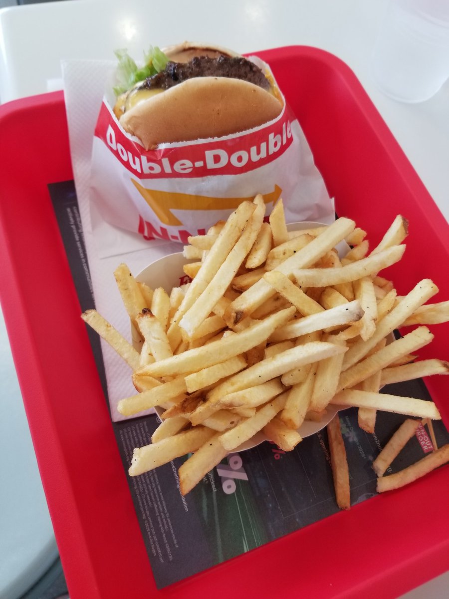 f22_me's tweet photo. When in California https://t.co/eVE2cEUxIh