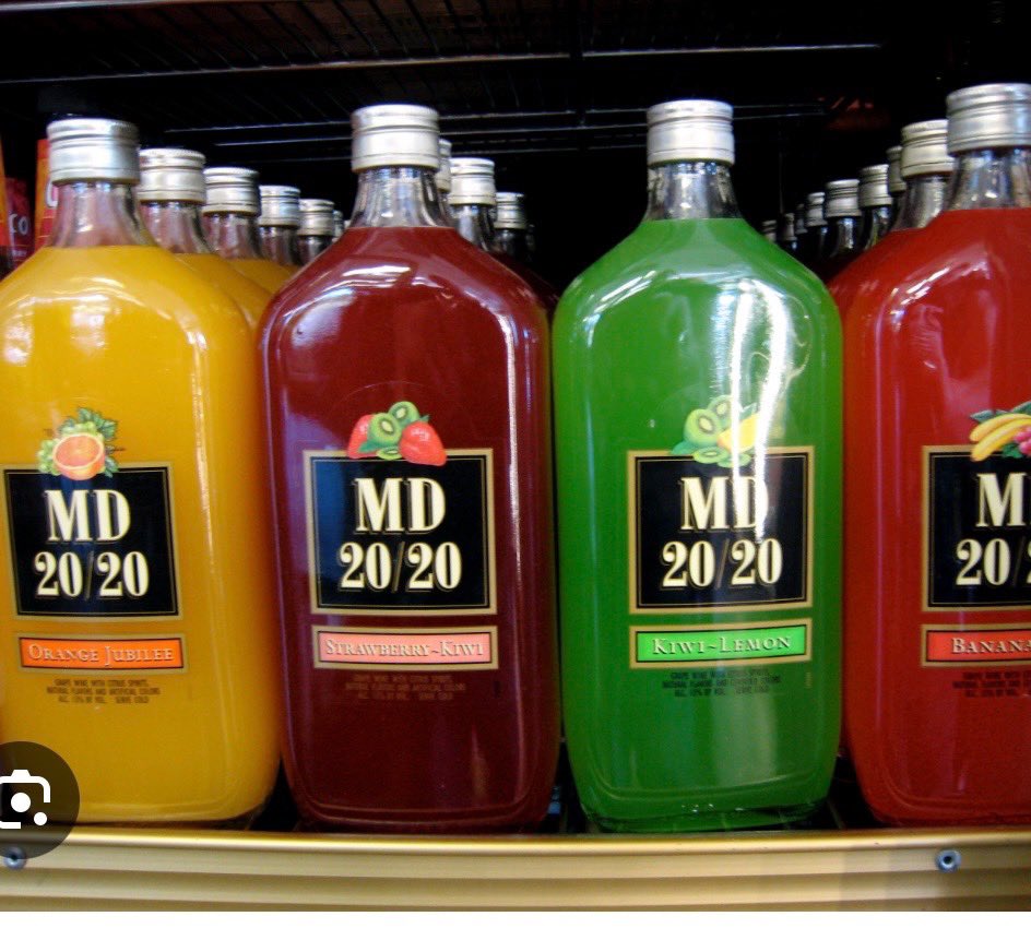 MsBundles_'s tweet photo. Would you drink 3 of these for 30k?? 😩 https://t.co/JESYcA1Tzf