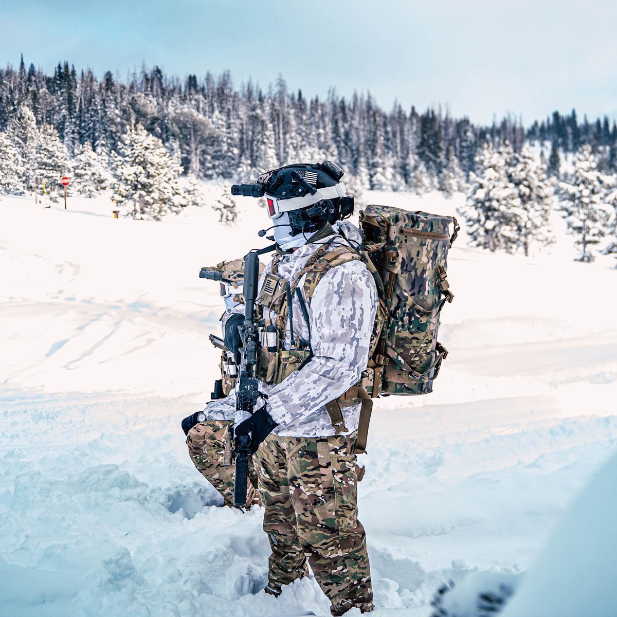 SilvusTech's tweet image. #StreamCaster #MANET radios deliver reliable connectivity that masters the mission, even in the harshest sub-zero environments. #TacticalComms #WinterWarfare #SilvusTechnologies #MNVR