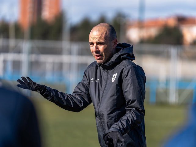 jlsanchezvera's tweet image. Re-construir
Afianzar
y Avanzar.

Tenemos algo muy bonito por delante @MadridCFF 🩷

#beplayer #youfirst #newbalance #futbol #futfem #sanchezvera