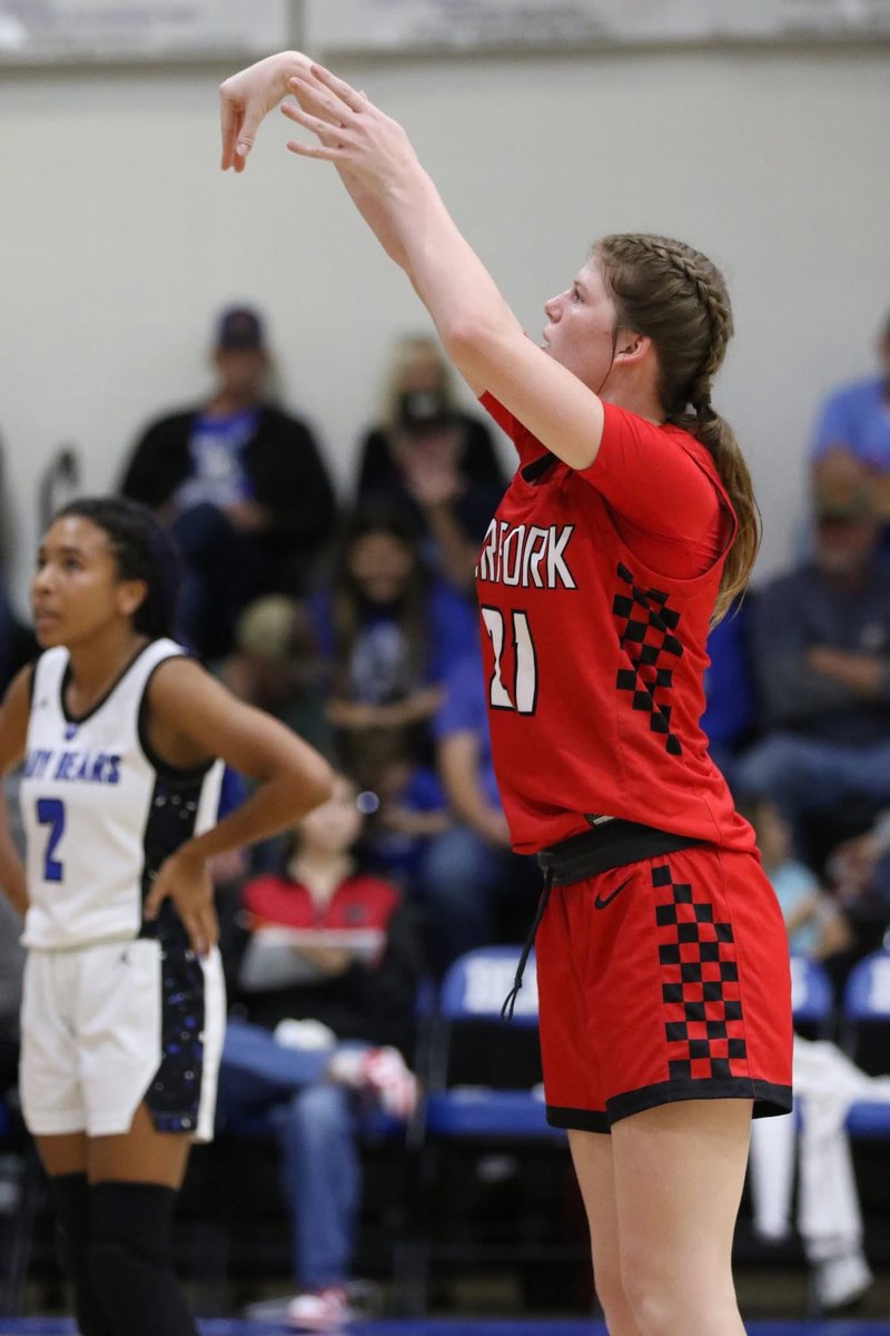 Storey_Coach's tweet photo. Norfork Lady Panther Maggie Tyrone scored her 1500th career point on February 2nd vs. Viola. https://t.co/ASoIyNM78s