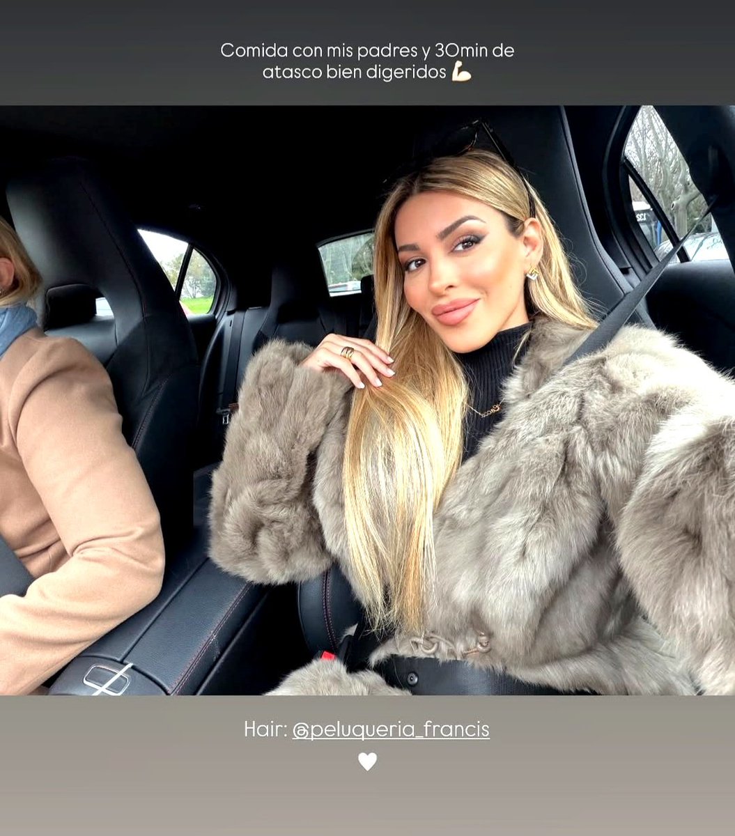 Il pranzo con i miei genitori 😍🥹...
*Nella sua bolla di dolcezza*🫠🍯💞🏠💝!
Di una bellezza Disarmante✨ con questo sorrisetto che mette in evidenza la sua meravigliosa fossetta 💎🪷💙!! Adoro.. adorooooo 
#orianamarzoli 🫶🌹