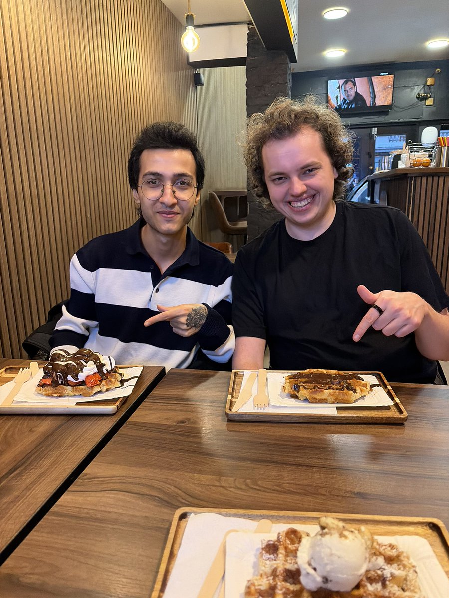✅ Belgian Waffles approved!

🇹🇷 Nuq: 9/10
🇳🇱 Seal: 8,5/10

Ils ont évidemment choisi gaufre de Liège et non gaufre de Bruxelles !