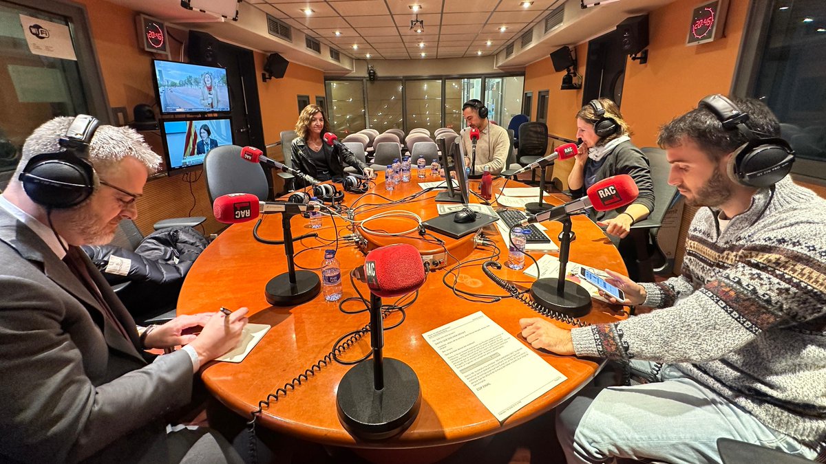La tertúlia!

📌 Alerta pel vent: Què hem de fer? Ens hem de quedar a casa? 
🎙️Repassem les recomanacions amb <a href="/emergenciescat/">Protecció civil</a> i les zones més afectades amb <a href="/Marti_Oliveras/">Martí Oliveras</a>. 

🗣️ <a href="/squadrado/">Susana Quadrado</a>, <a href="/Marc_Amat/">Marc Martínez Amat</a>, <a href="/jordicuminal/">Jordi Cuminal</a> i <a href="/EstefMolina_/">Estefania Molina</a> (a distància). 

📻 rac1.cat/directe