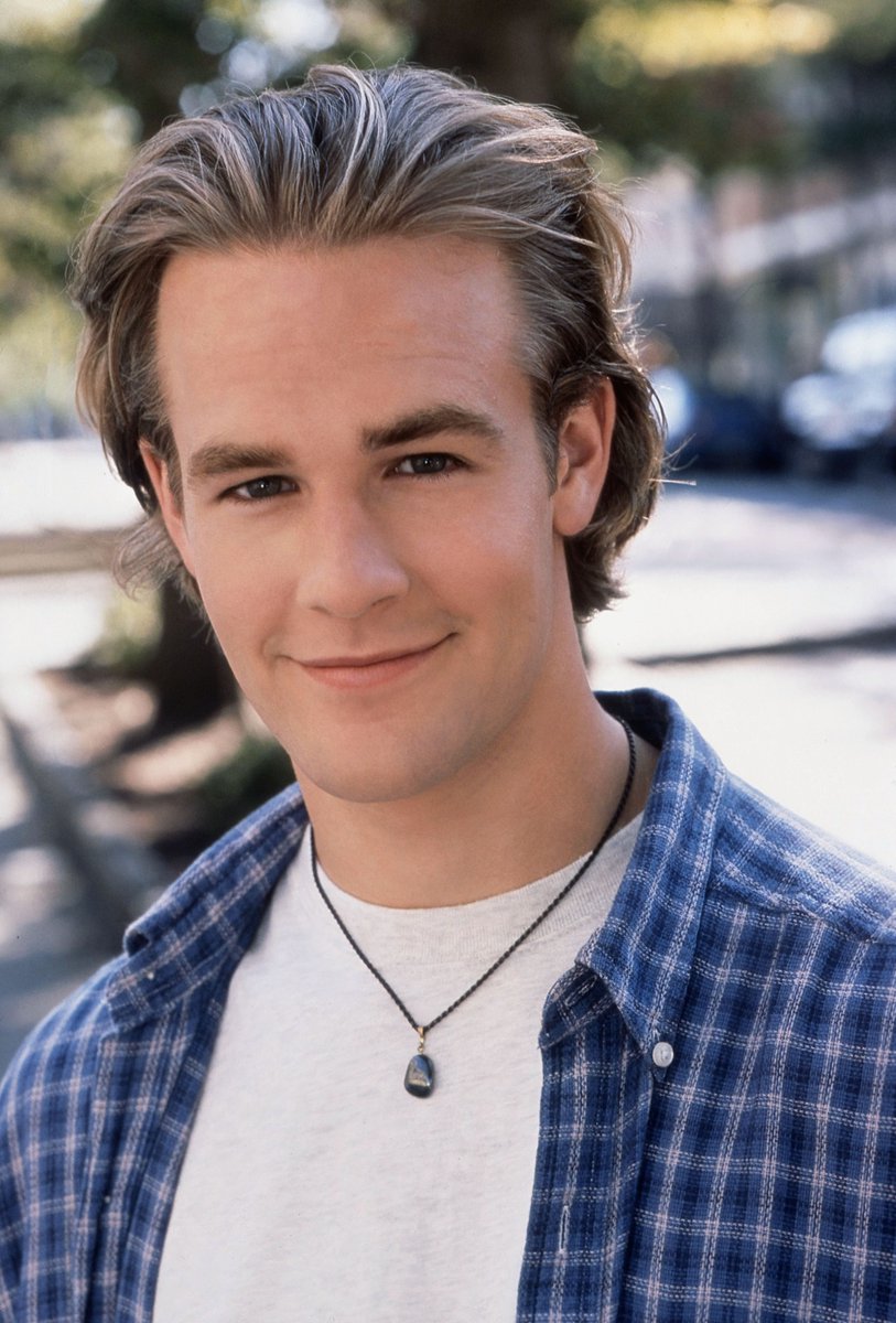 Variety's tweet photo. REMEMBERING JAMES VAN DER BEEK

From #DawsonsCreek to "Varsity Blues," James Van Der Beek was one of the most beloved teen stars of the late 1990s. He become a TV icon for playing Dawson Leery on all six seasons of The WB's "Dawson's Creek." https://t.co/2LR8wcLwlz