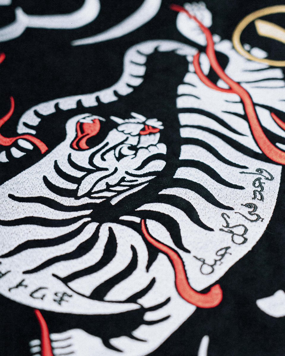 PLUS212 ® tweet media