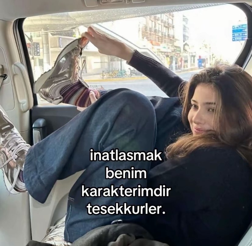 Alya (@alyareckles) on Twitter photo 