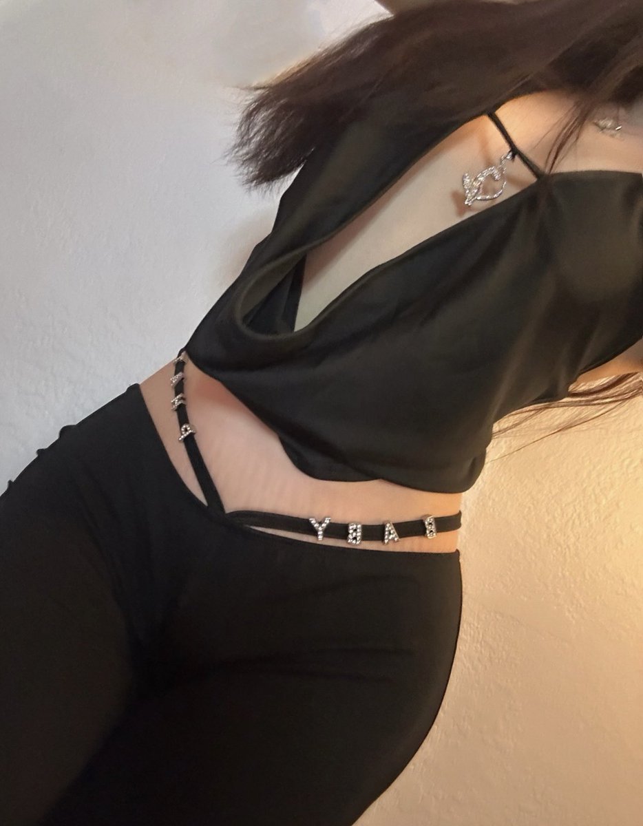 xoxohtkz's tweet photo. 🖤 https://t.co/ohHrJcnnQf