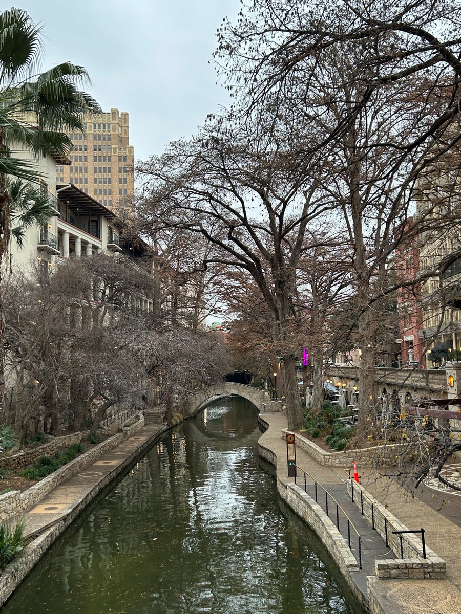 scottschwef's tweet photo. San Antonio for the ABA House of Delegates. Resolution debates by day, River Walk cruising by night, and of course a stop at the Alamo (some things must be remembered) …and capped it all off with Texas-shaped, make-your-own waffles at the @HomewoodSuites https://t.co/ZmXIjbs1U9