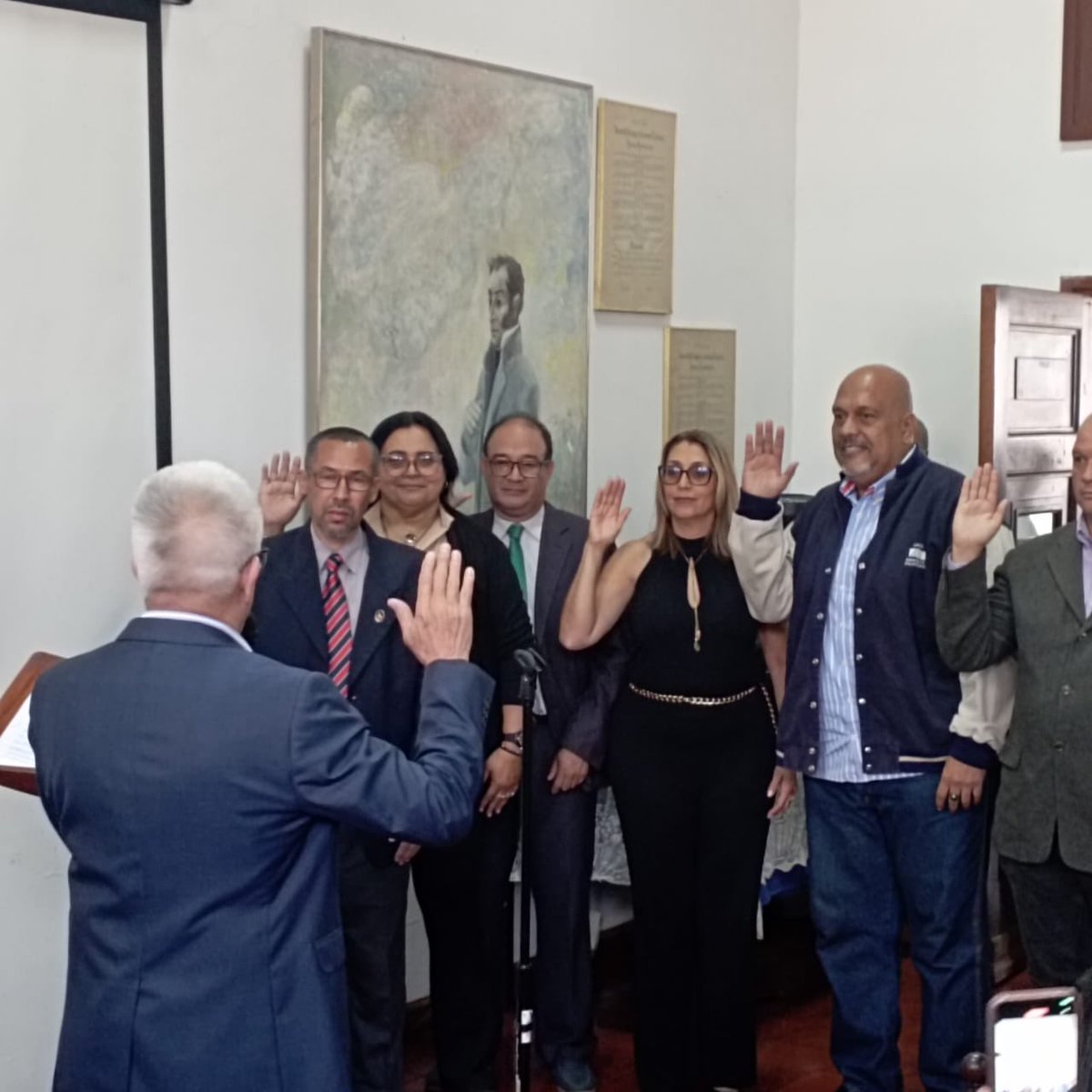 ¡Comprometidos con el futuro! 🇻🇪

El Secretario Nacional de Educación, Ciencia, Tecnología e Innovación, de Acción Democrática <a href="/luisrmarinv/">Luis R.Marín Valerio 🇻🇪</a> estuvo presente en la juramentación de los nuevos consejeros universitarios electos de la UPEL.

¡Viva la autonomía universitaria!