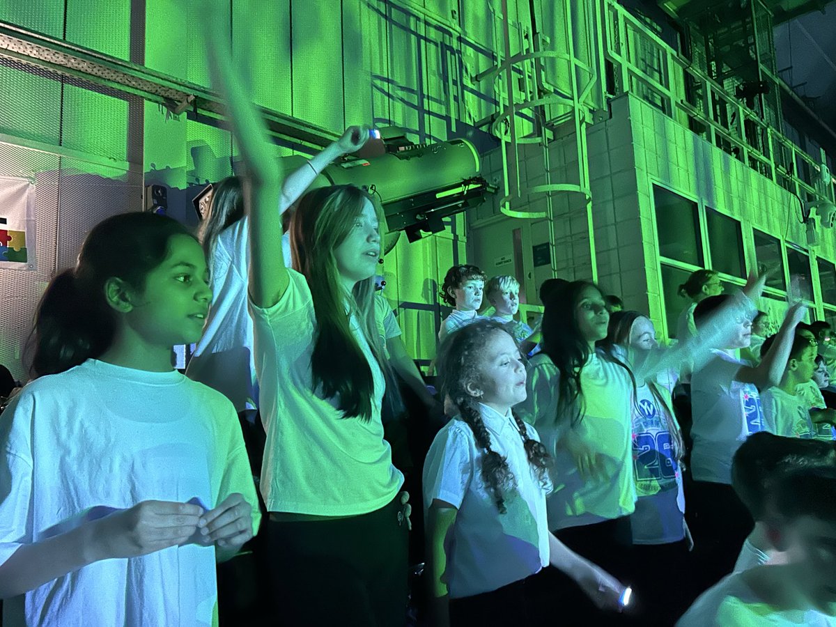 BirstallAcad13's tweet image. #TeamBirstall absolutely loved the Wicked melody during @YVconcerts 🩷💚 #MakingMemories