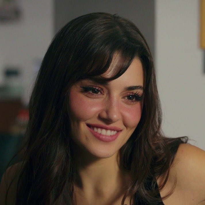 Stonercel7's tweet image. l vote for Hande Erçel #HandeErçel from Turkey🇹🇷  for the 100 most beautiful faces of 2026 #100faces #100faces2026 #tccandler @tccandler