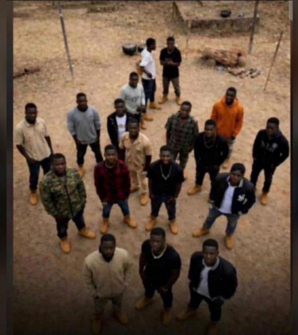 AttackAlgorithm's tweet image. Cartel come down oche wan follow you reason 😂