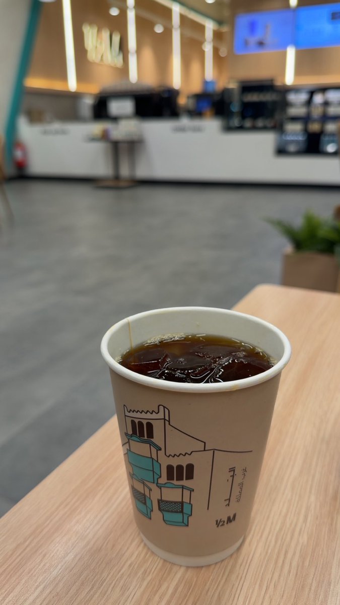 حبيت تصميم الكوب اللي سووه هاف مليون 
لــ #يوم_التأسيس من #ملامح_أرضنا ✨🤎