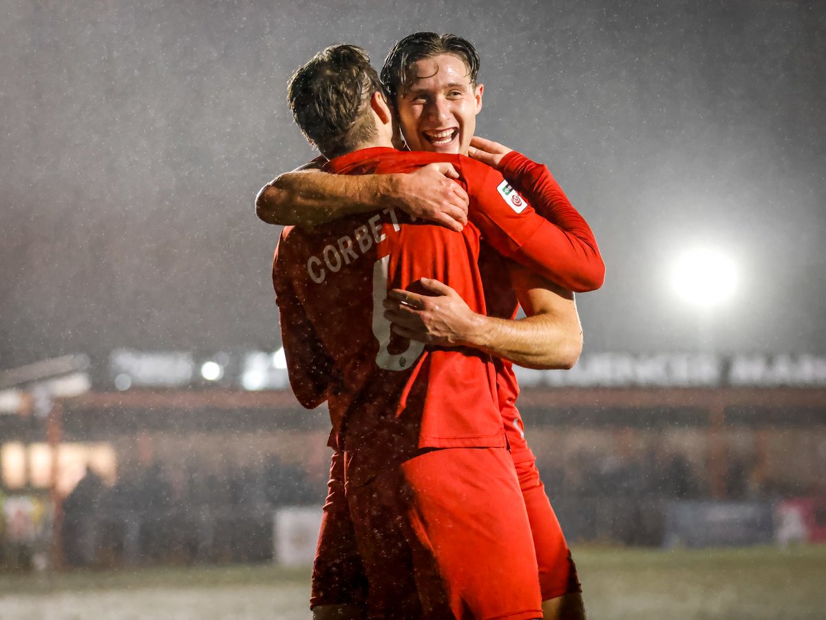 Lydia & Nick tweet media