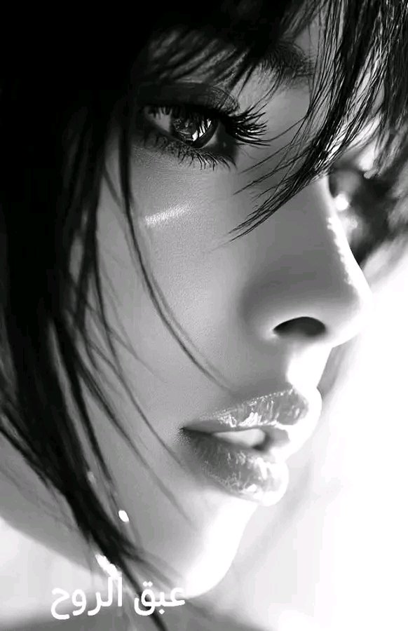 جئت متأخراً بما يكفي
لإكتشاف ما لم يكتشفوه
مبكراً بما يكفي لتكتب
على جبين الوجود
"أنا أيضاً كنت هنا"